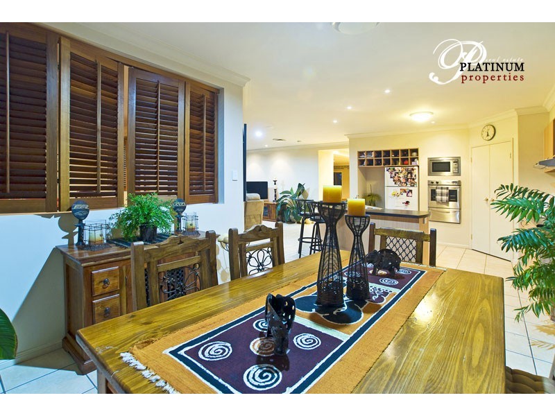 44 Crestwood Drive, Molendinar QLD 4214