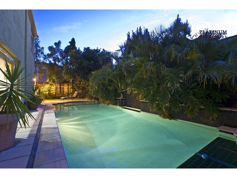 44 Crestwood Drive, Molendinar QLD 4214