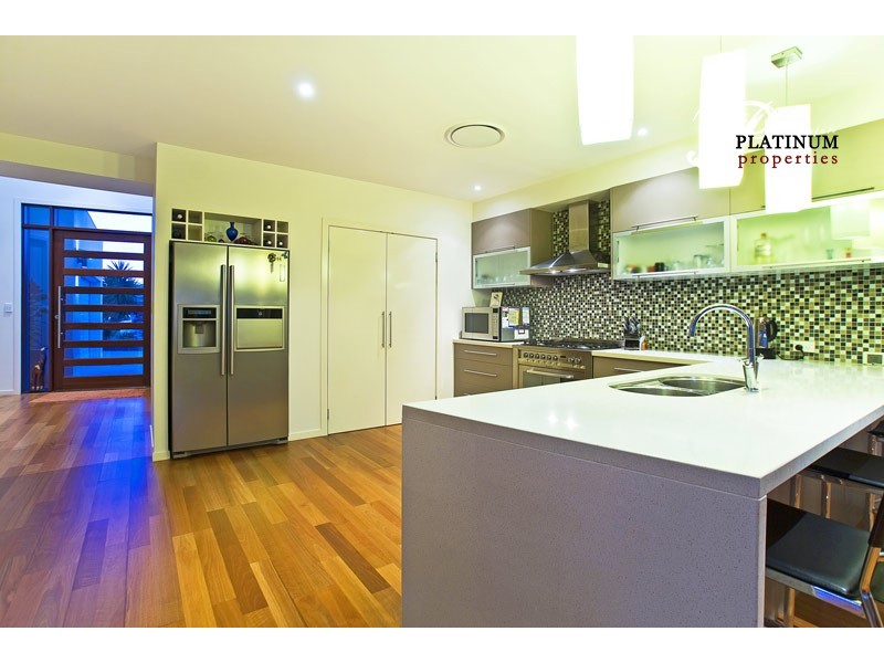 5 Trieste Court, Runaway Bay QLD 4216