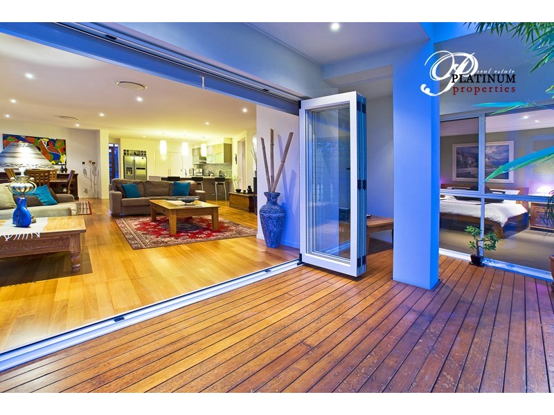 5 Trieste Court, Runaway Bay QLD 4216