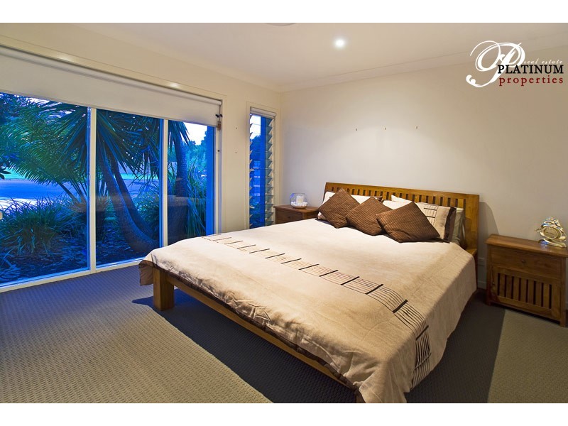 5 Trieste Court, Runaway Bay QLD 4216