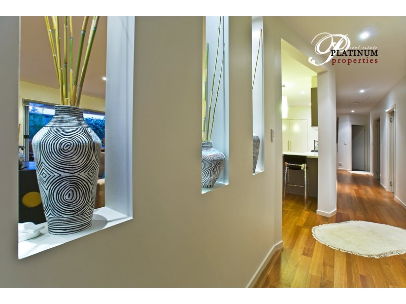 5 Trieste Court, Runaway Bay QLD 4216