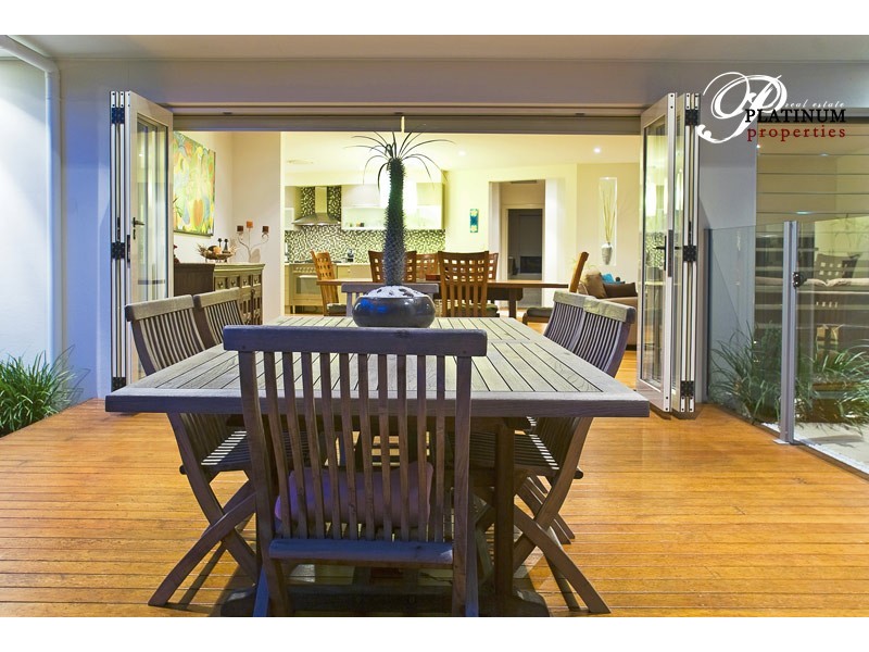 5 Trieste Court, Runaway Bay QLD 4216