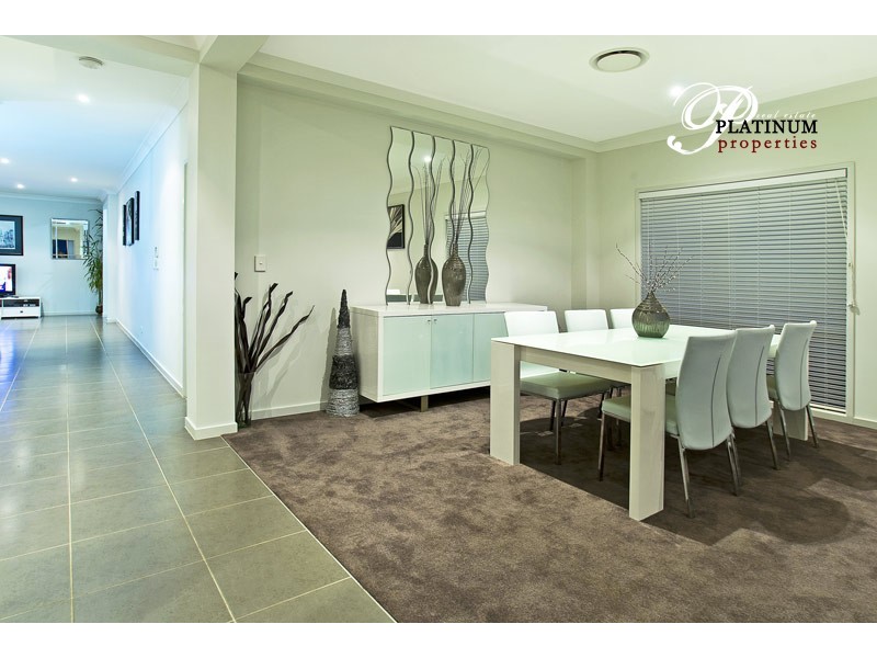 10 Lanier Close, Oxenford QLD 4210