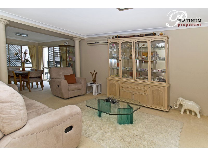 42  Gumleaf Drive, Molendinar QLD 4214