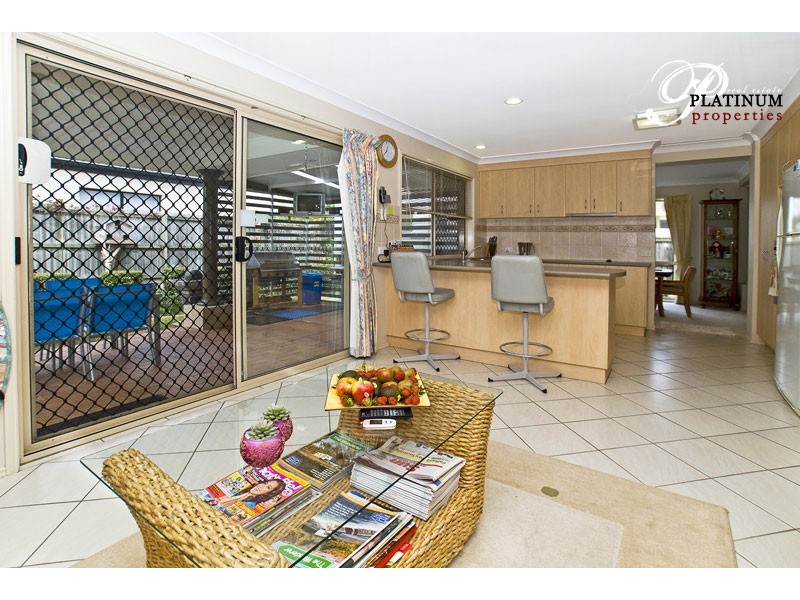 42  Gumleaf Drive, Molendinar QLD 4214