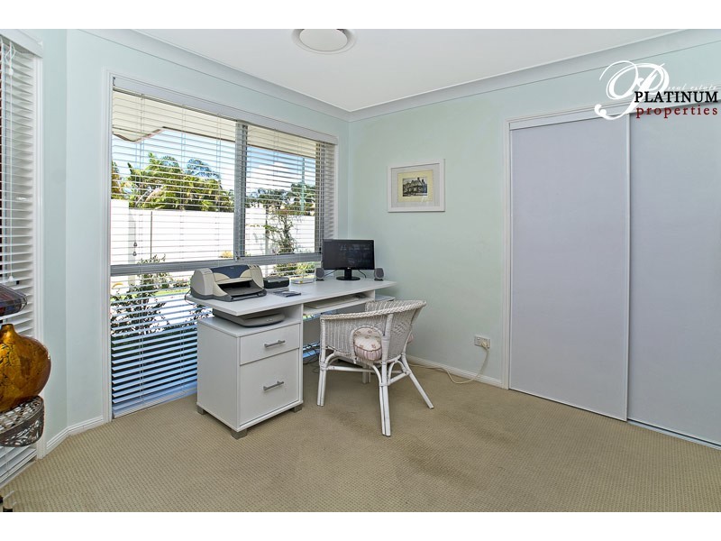 2 Folkstone Place, Runaway Bay QLD 4216