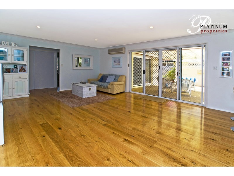 2 Folkstone Place, Runaway Bay QLD 4216