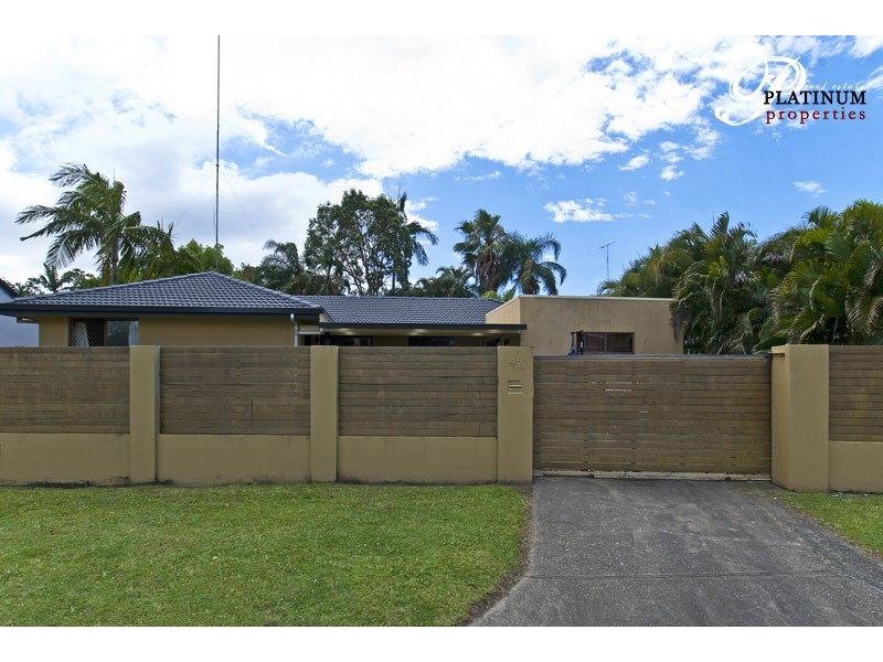 49 Collins Crescent, Benowa QLD 4217