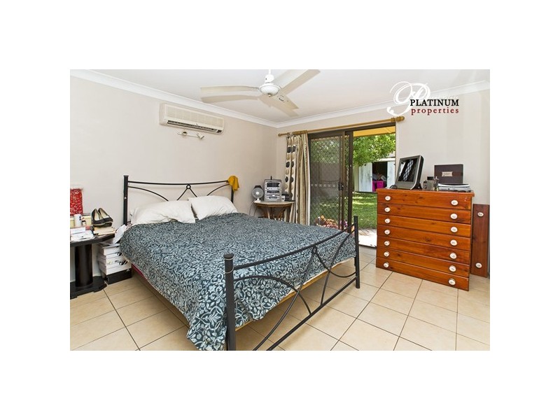 49 Collins Crescent, Benowa QLD 4217