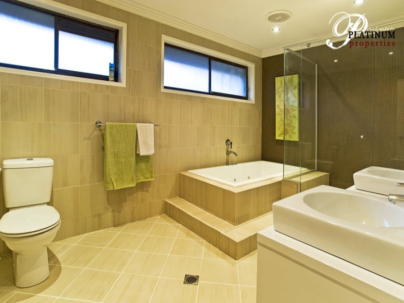 15 Mackay Close, Sorrento QLD 4217