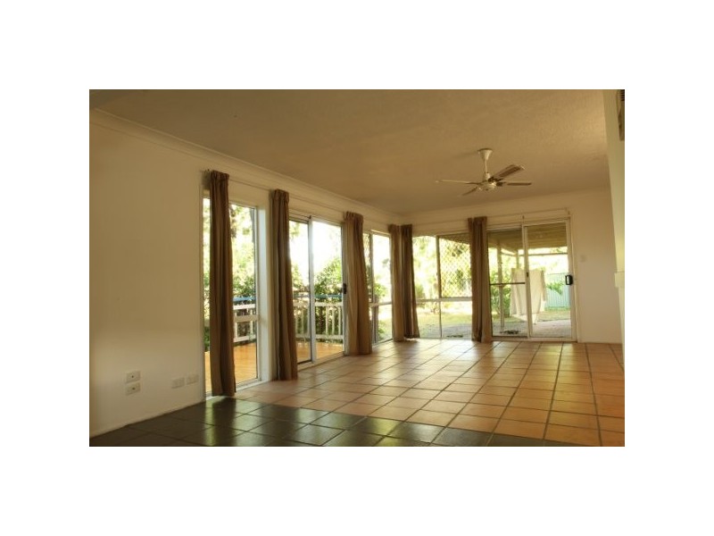 6 Deagon Drive, Runaway Bay QLD 4216