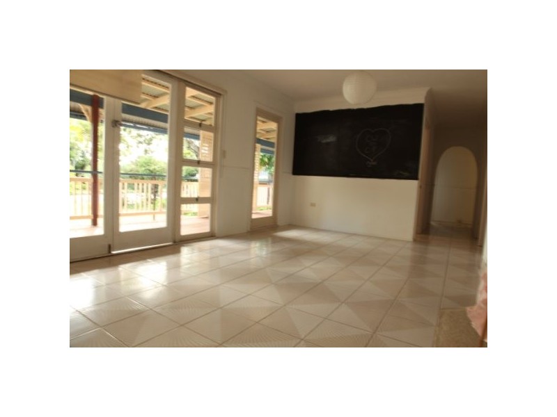 6 Deagon Drive, Runaway Bay QLD 4216