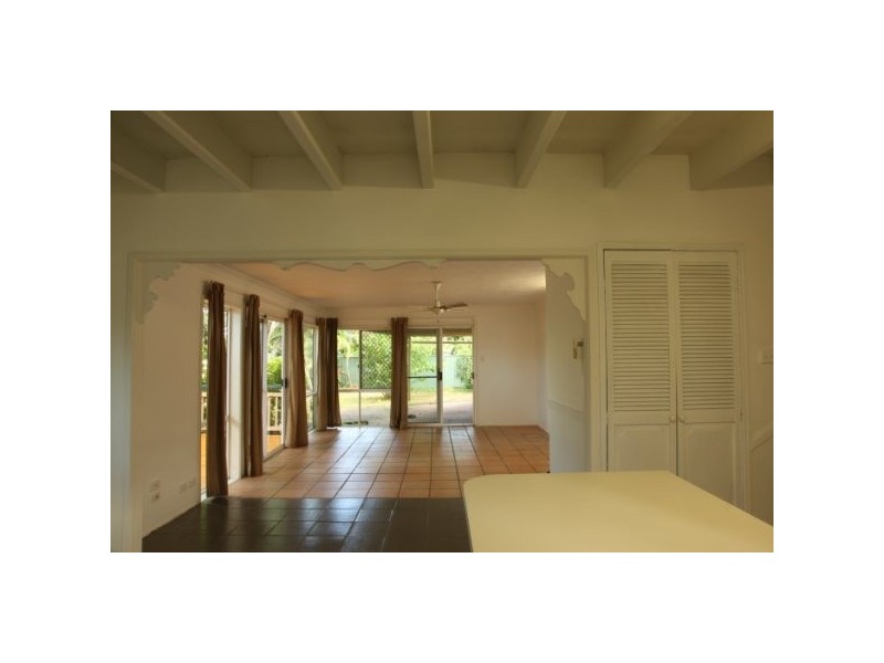 6 Deagon Drive, Runaway Bay QLD 4216