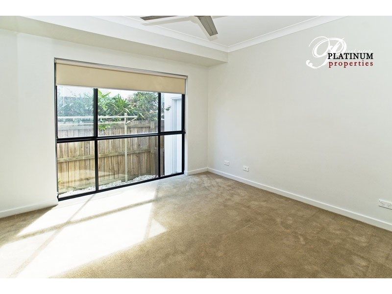 2/40 Bayview Street, Runaway Bay QLD 4216