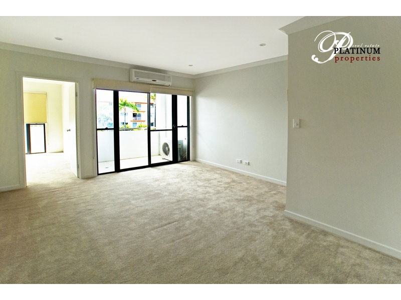 2/40 Bayview Street, Runaway Bay QLD 4216