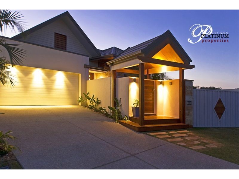 22 Middle Quay Drive, Biggera Waters QLD 4216