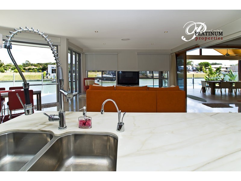 22 Middle Quay Drive, Biggera Waters QLD 4216