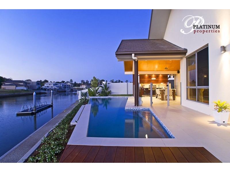 22 Middle Quay Drive, Biggera Waters QLD 4216