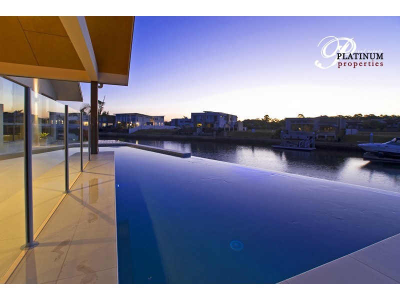 22 Middle Quay Drive, Biggera Waters QLD 4216