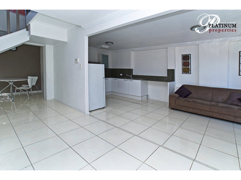 2 Koonan Court, Ashmore QLD 4214