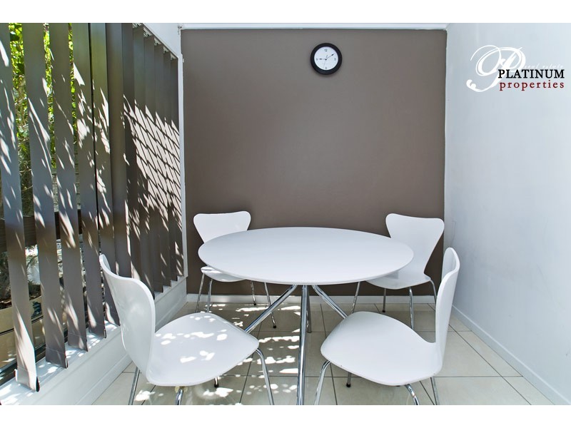 2 Koonan Ct, Ashmore QLD 4214