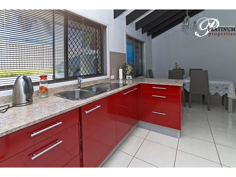 2 Koonan Ct, Ashmore QLD 4214