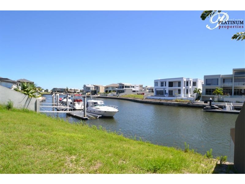 Sovereign Islands QLD 4216