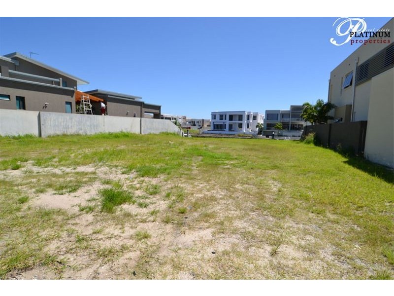 Sovereign Islands QLD 4216