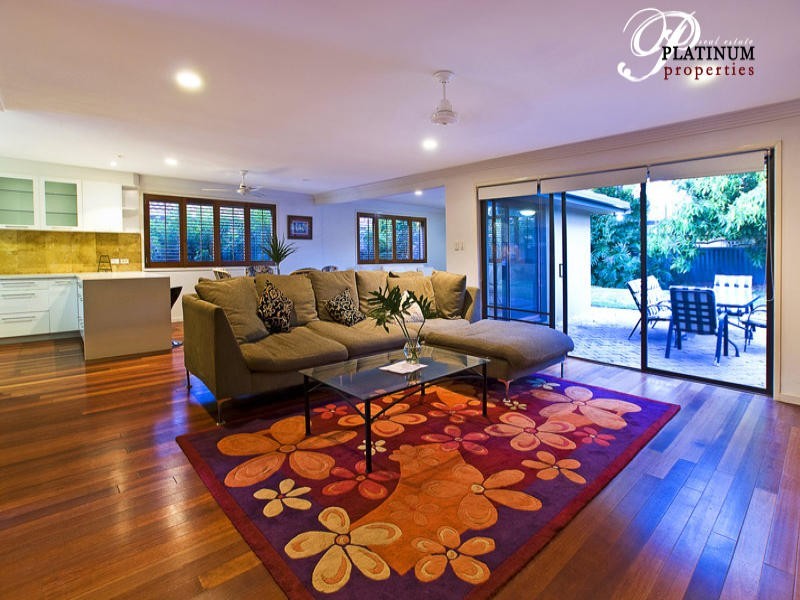15 Mackay Close, Sorrento QLD 4217