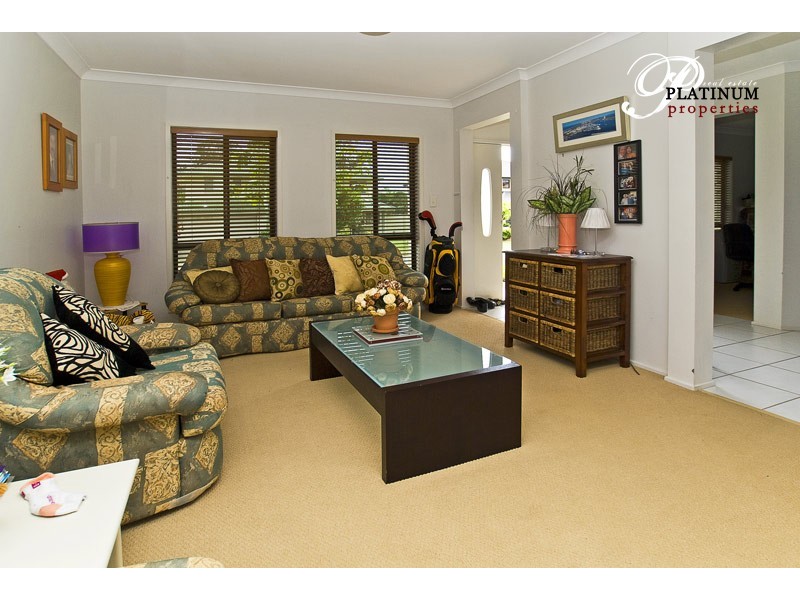 25 Tanzen Drive, Arundel QLD 4214