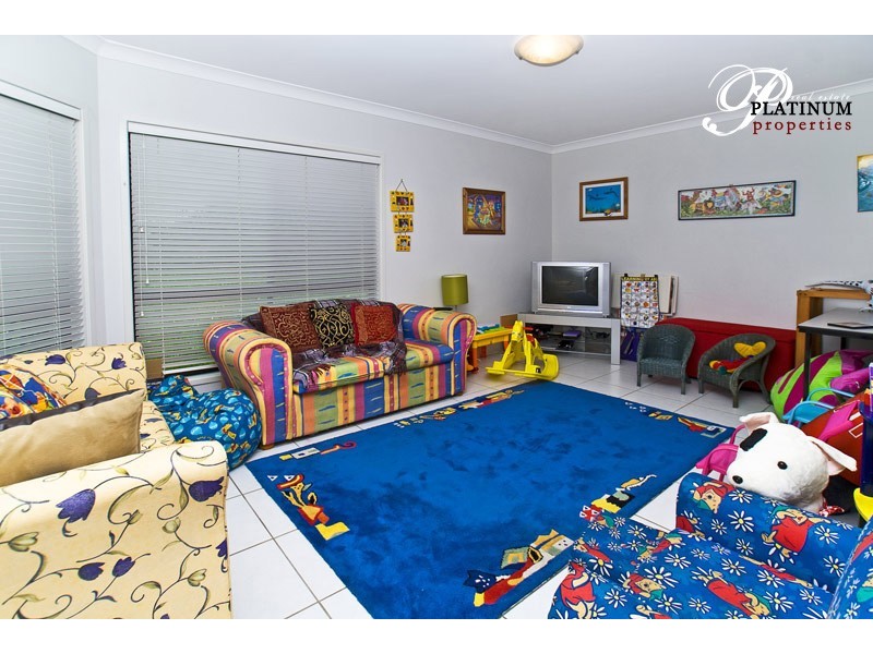 25 Tanzen Drive, Arundel QLD 4214