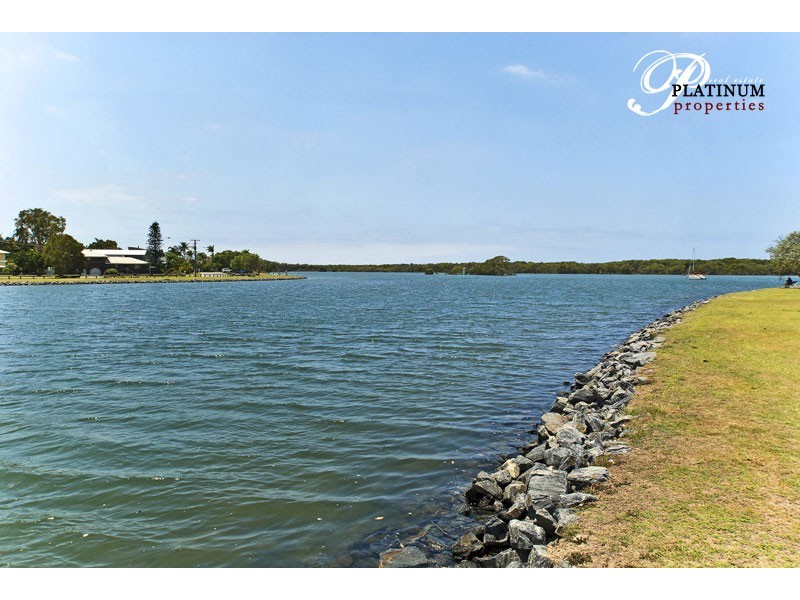 46 Coombe Ave, Hope Island QLD 4212