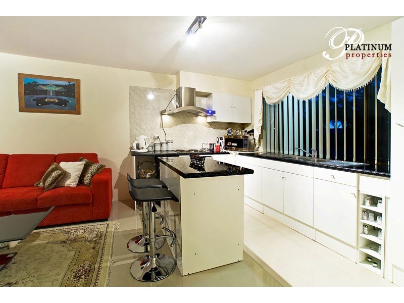 46 Coombe Ave, Hope Island QLD 4212