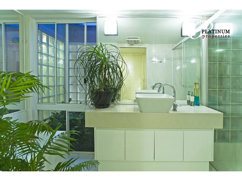 91 Cabana Bvd, Benowa Waters QLD 4217