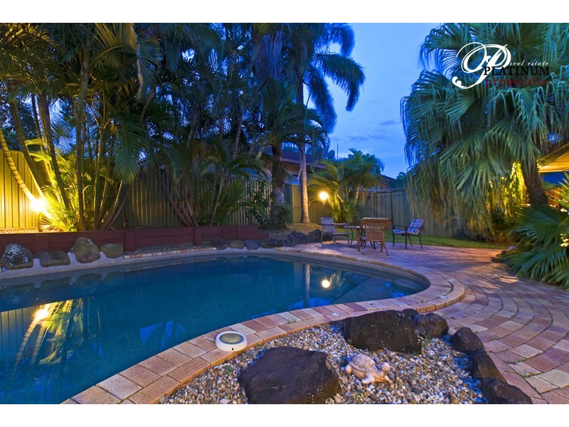 49 Collins Crescent, Benowa QLD 4217