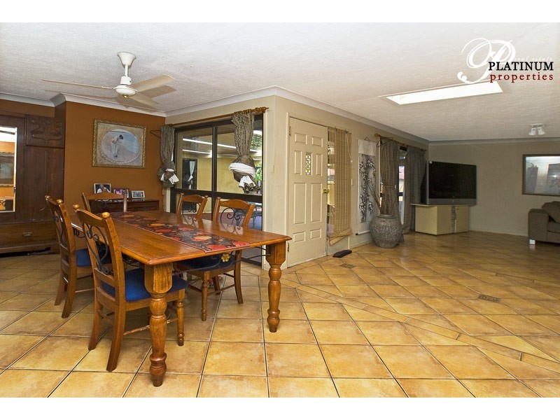 49 Collins Crescent, Benowa QLD 4217