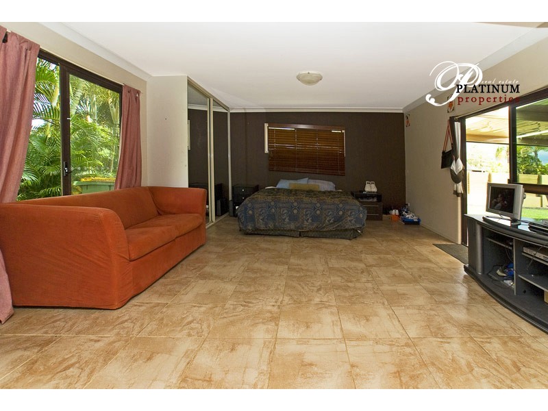 49 Collins Crescent, Benowa QLD 4217