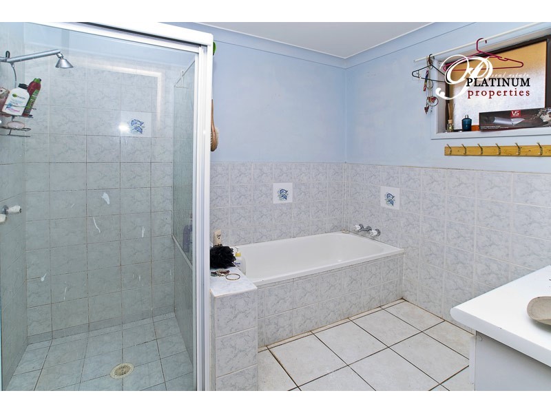 49 Collins Crescent, Benowa QLD 4217