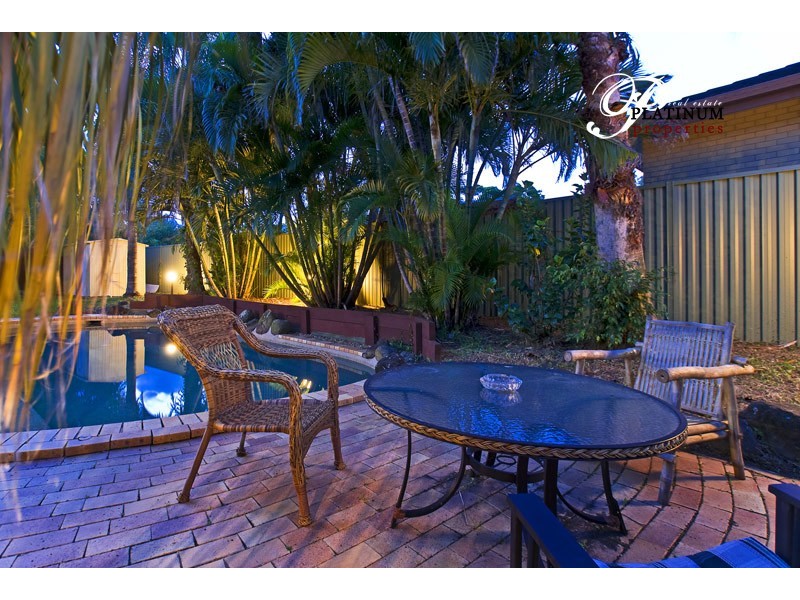 49 Collins Crescent, Benowa QLD 4217