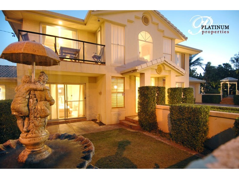 138 Paradise Parade, Paradise Point QLD 4216