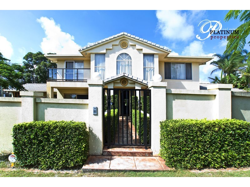 138 Paradise Parade, Paradise Point QLD 4216