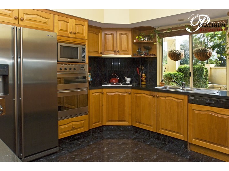 138 Paradise Parade, Paradise Point QLD 4216