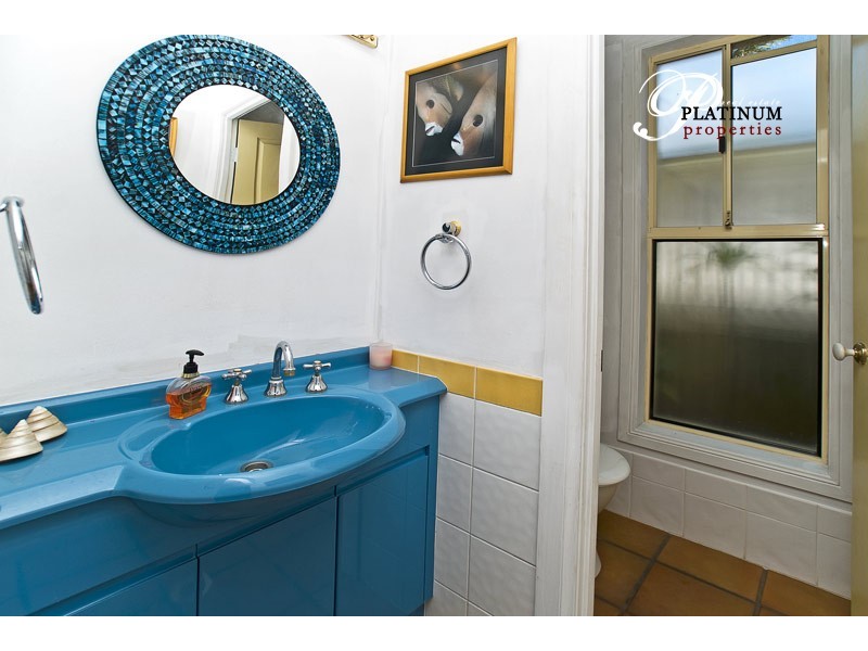 138 Paradise Parade, Paradise Point QLD 4216