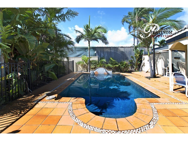 138 Paradise Parade, Paradise Point QLD 4216