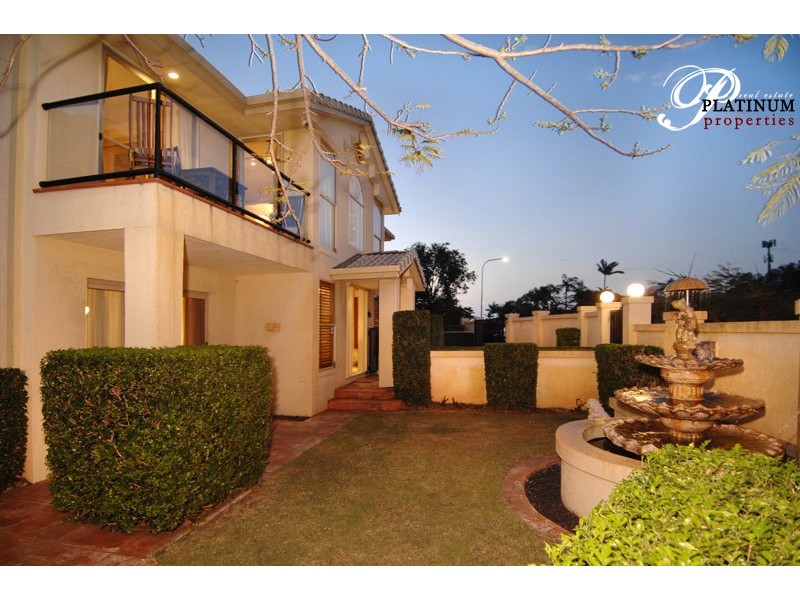 138 Paradise Parade, Paradise Point QLD 4216