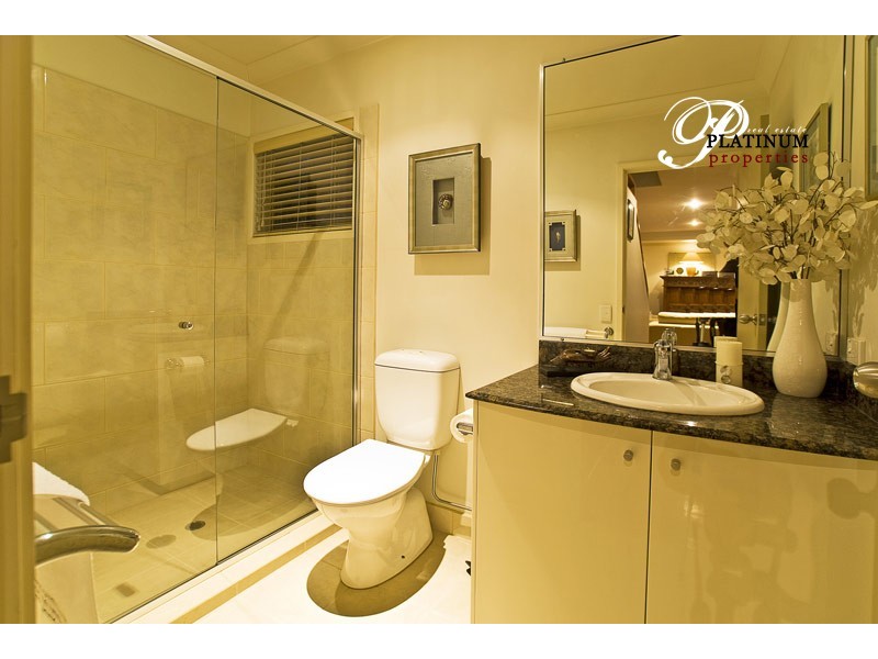 10a Tweed Street, Southport QLD 4215