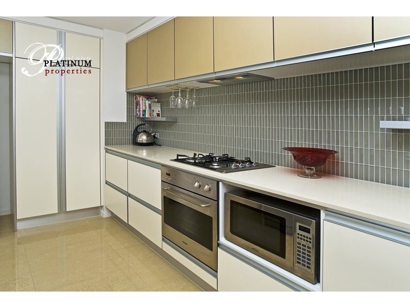 3202/3030 The Boulevarde, Carrara QLD 4211