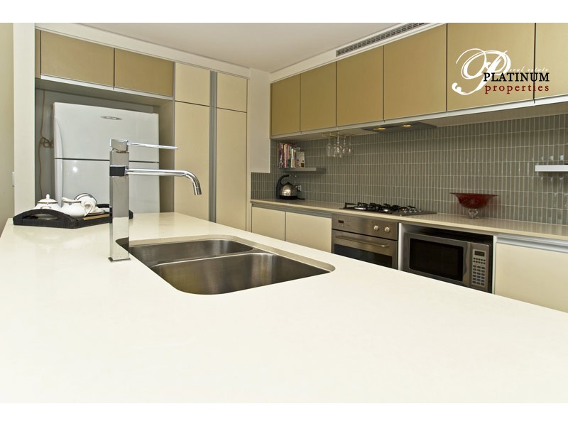 3202/3030 The Boulevarde, Carrara QLD 4211