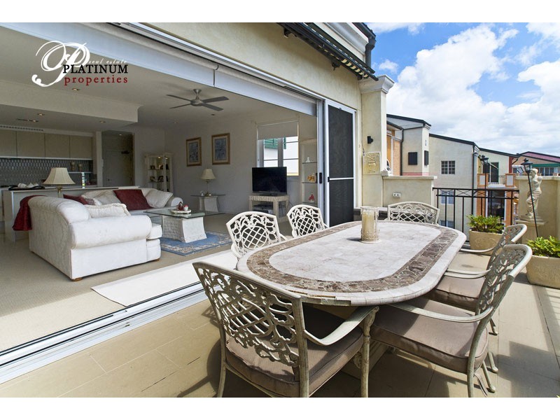 3202/3030 The Boulevarde, Carrara QLD 4211